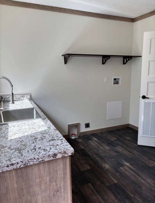 Mobile Home 4-Bedroom, 2-bath - Image 14