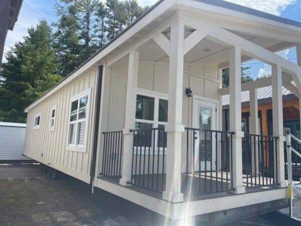 Tiny Mobile Home 396 sq ft, 1 bedroom, 1 bath - Image 3