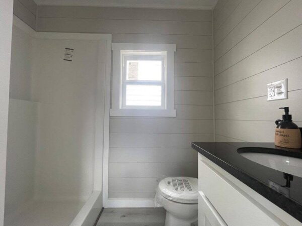 Tiny Mobile Home 396 sq ft, 1 bedroom, 1 bath - Image 6