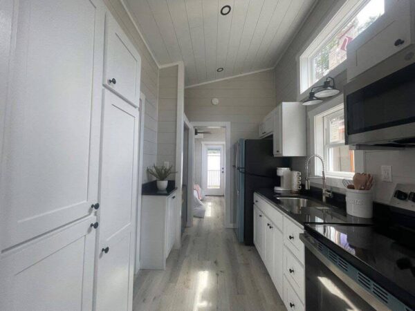 Tiny Mobile Home 396 sq ft, 1 bedroom, 1 bath - Image 9