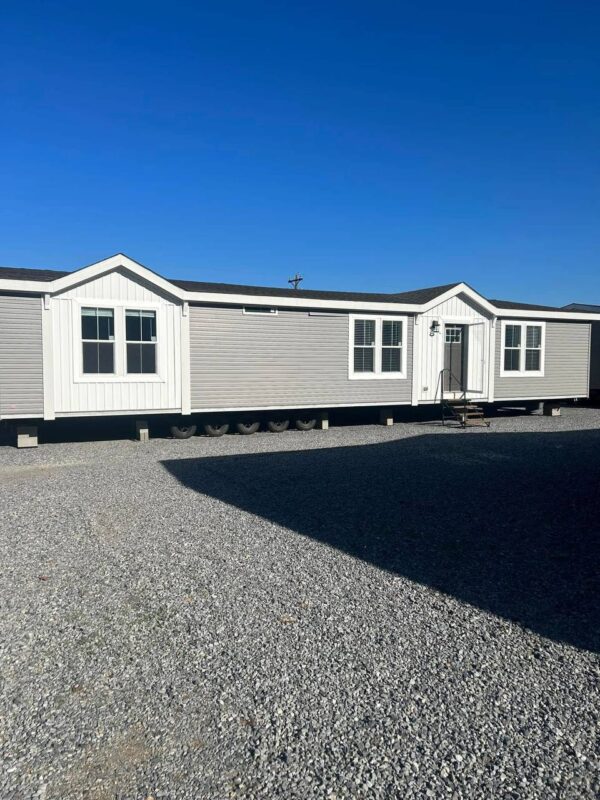 2022 Mobile Home 32x64sqft - 3 Bedroom, 2 Bath
