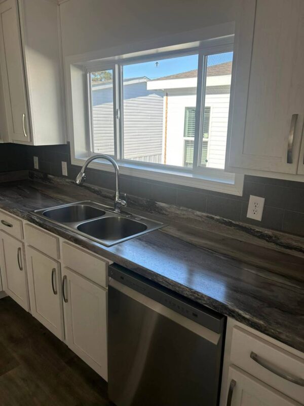2022 Mobile Home 32x64sqft - 3 Bedroom, 2 Bath - Image 9