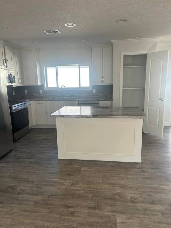 2022 Mobile Home 32x64sqft - 3 Bedroom, 2 Bath - Image 7