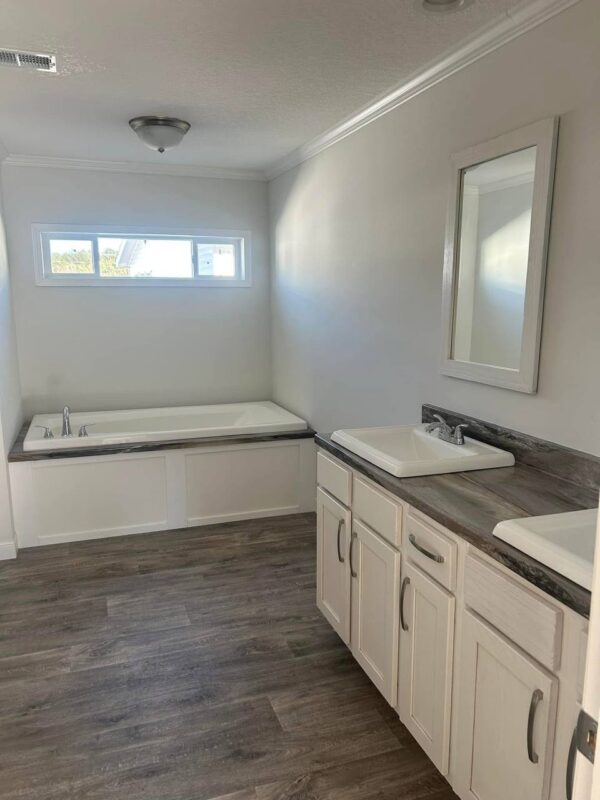 2022 Mobile Home 32x64sqft - 3 Bedroom, 2 Bath - Image 13