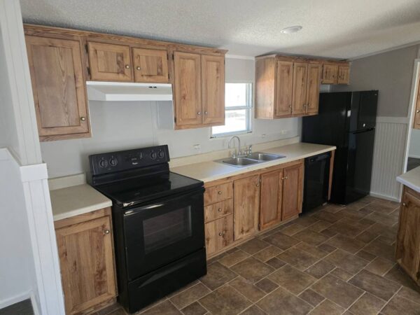 Ampl Mobile Home 16x76sqft - 3 Bedrooms, 2 Bathrooms - Image 5