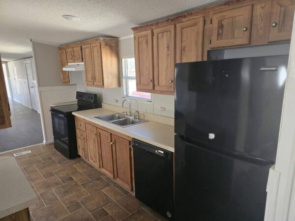 Ampl Mobile Home 16x76sqft - 3 Bedrooms, 2 Bathrooms - Image 6