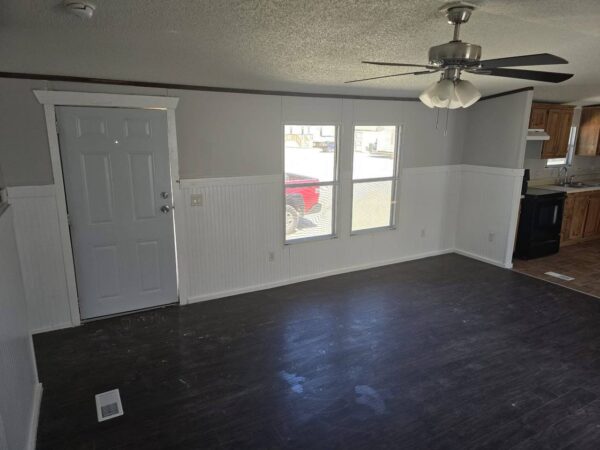 Ampl Mobile Home 16x76sqft - 3 Bedrooms, 2 Bathrooms - Image 9