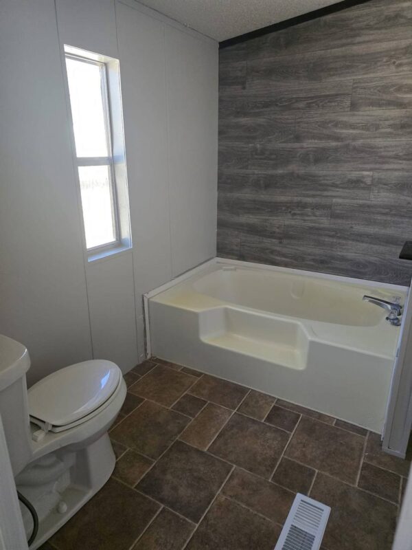 Ampl Mobile Home 16x76sqft - 3 Bedrooms, 2 Bathrooms - Image 17