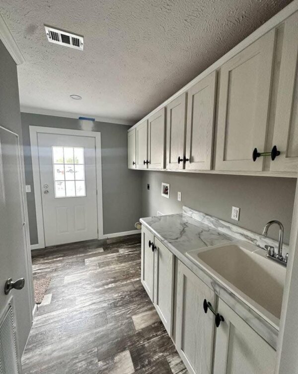 Mobile Home 4 Bedrooms | 2 Bathrooms Under 2,300 sq. ft. - Image 7