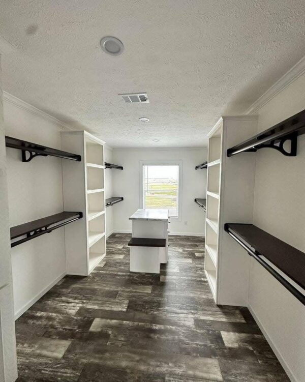 Mobile Home 4 Bedrooms | 2 Bathrooms Under 2,300 sq. ft. - Image 9