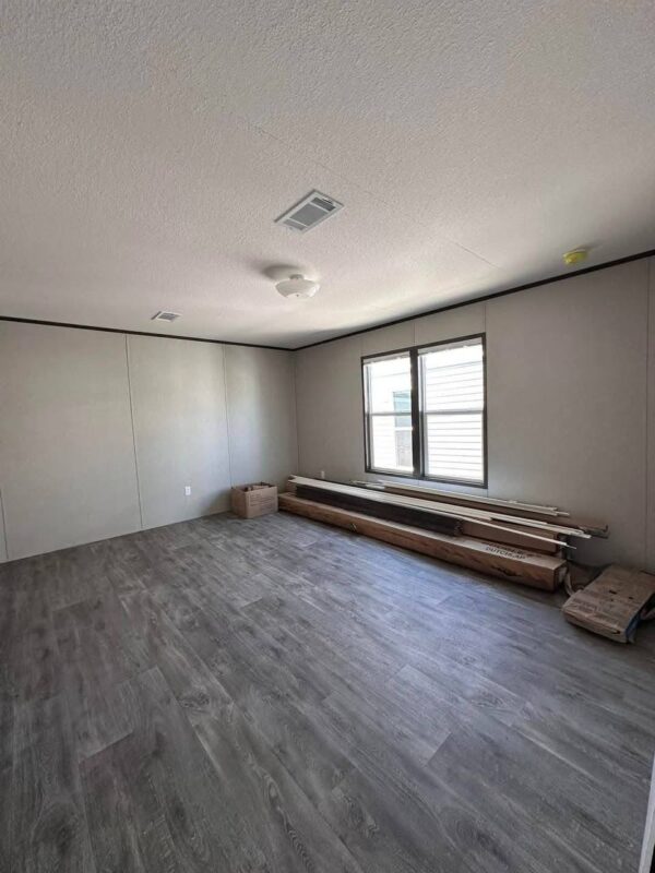 Mobile Home 4 Bedroom, 2 Bath 2,300 sq. ft - Image 7