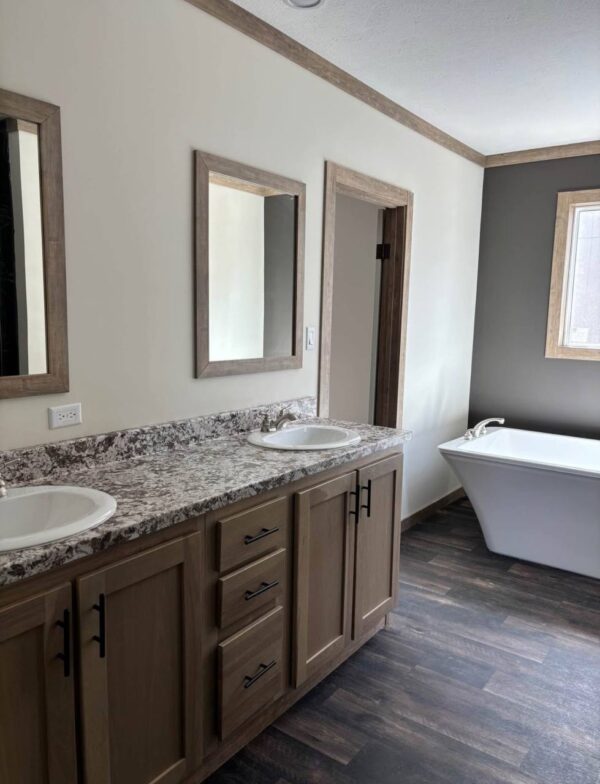 Mobile Home 4-Bedroom, 2-bath - Image 10
