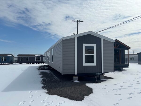 Mobile Home 3 bedroom 2 bath, 2,100sqft - Image 2