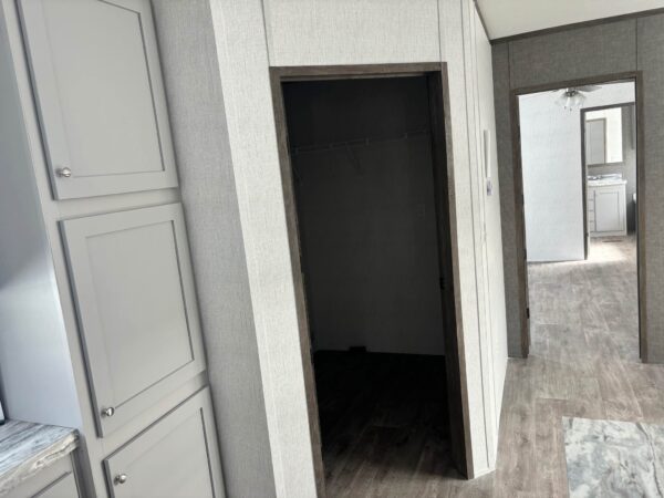 Mobile Home 3 bedroom 2 bath, 2,100sqft - Image 9
