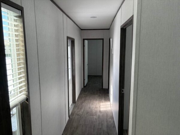 Mobile Home 3 bedroom 2 bath, 2,100sqft - Image 10