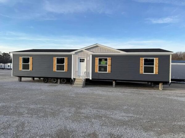 Mobile Home The Shadow 3 Bed 2 Bath. Size 28x60(56).