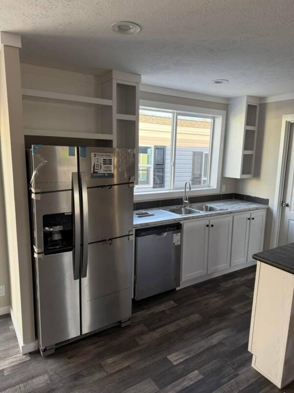 Mobile Home The Shadow 3 Bed 2 Bath. Size 28x60(56). - Image 8