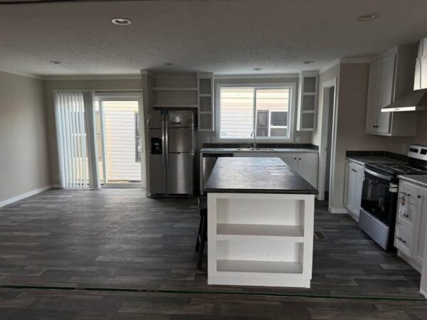 Mobile Home The Shadow 3 Bed 2 Bath. Size 28x60(56). - Image 12