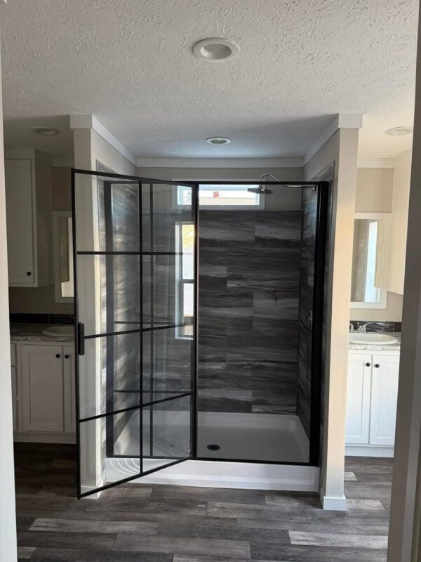 Mobile Home The Shadow 3 Bed 2 Bath. Size 28x60(56). - Image 17