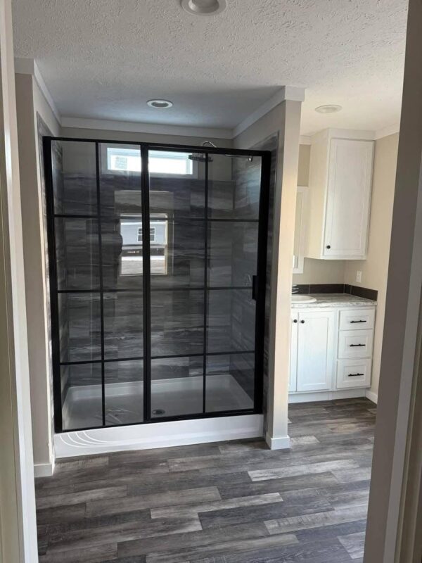 Mobile Home The Shadow 3 Bed 2 Bath. Size 28x60(56). - Image 21
