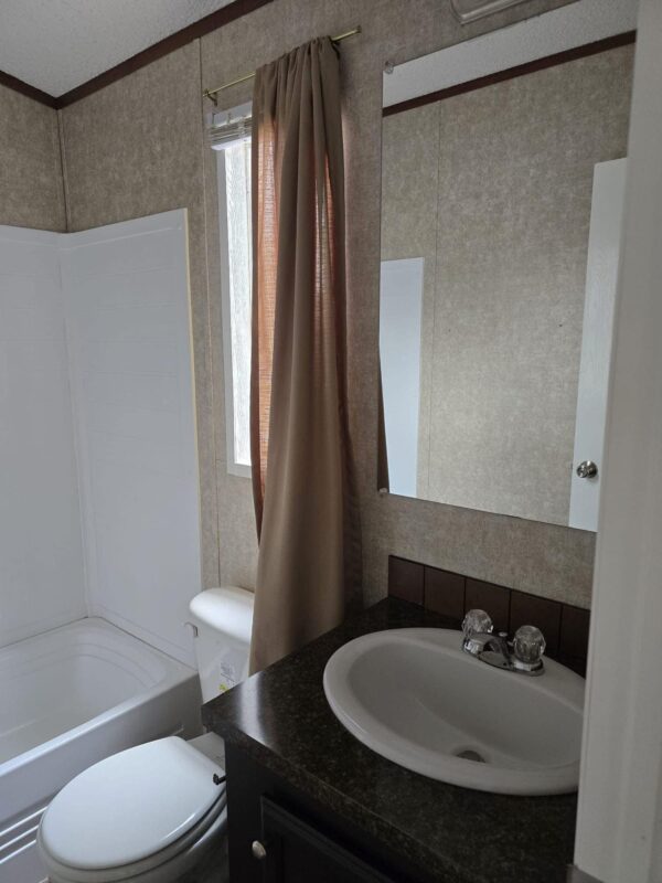 Mobile home 18 × 76sqft, 3bedroom, 2bath - Image 8