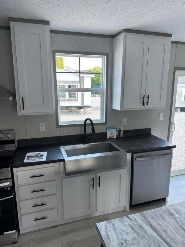 Mobile Home 28x60 (56)sqft 3 Bedroom, 2 Bath - Image 8
