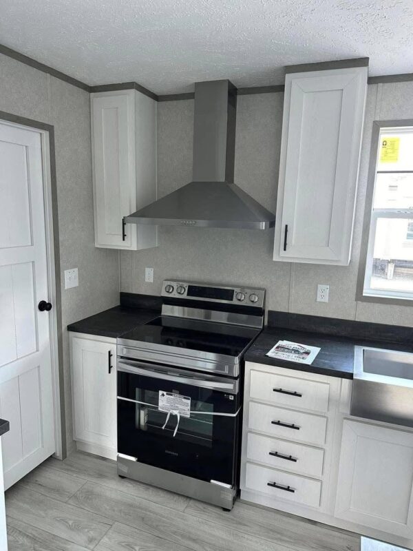 Mobile Home 28x60 (56)sqft 3 Bedroom, 2 Bath - Image 5