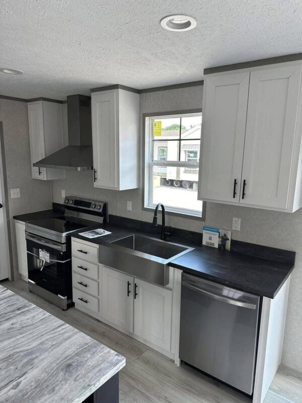 Mobile Home 28x60 (56)sqft 3 Bedroom, 2 Bath - Image 10