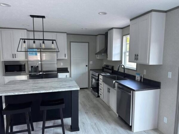 Mobile Home 28x60 (56)sqft 3 Bedroom, 2 Bath - Image 14