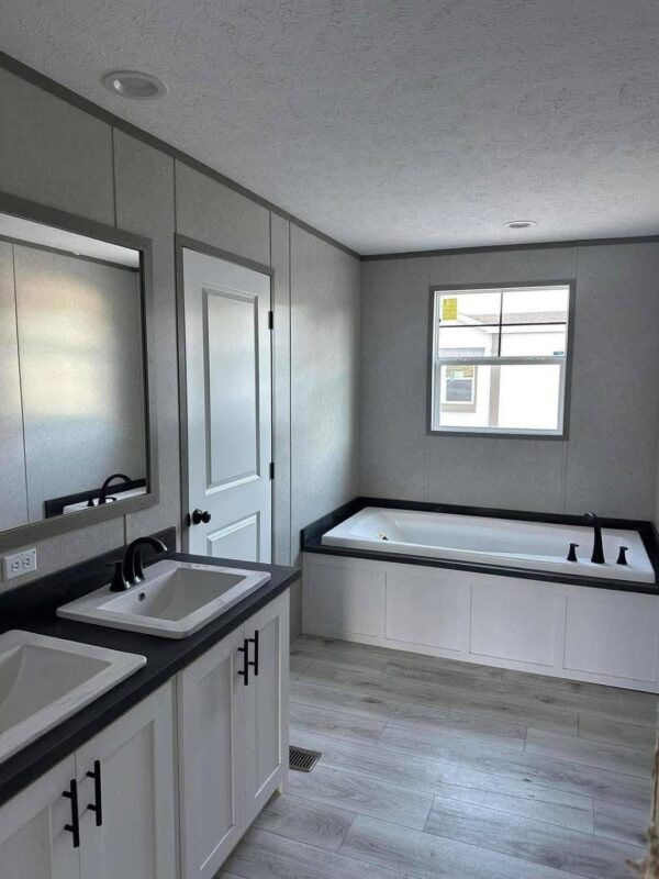 Mobile Home 28x60 (56)sqft 3 Bedroom, 2 Bath - Image 21