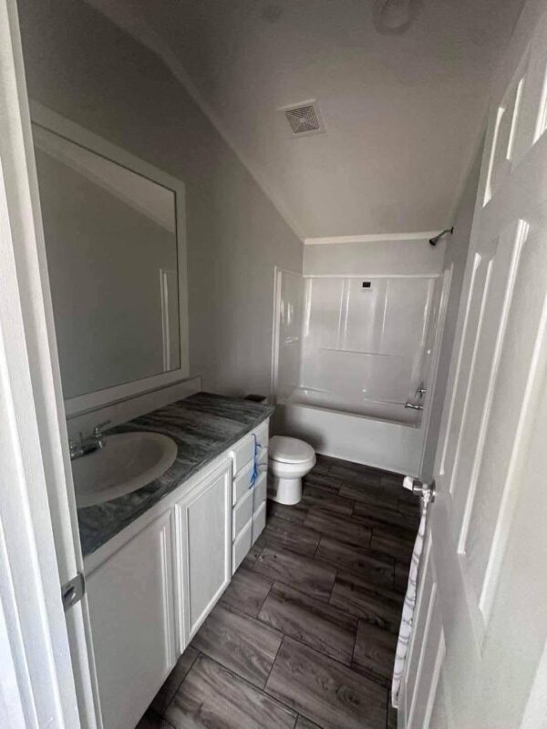 Mobile Home 2 bedrooms 2 bath, 1700sqft - Image 5