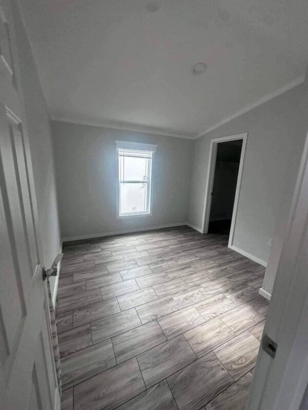 Mobile Home 2 bedrooms 2 bath, 1700sqft - Image 9