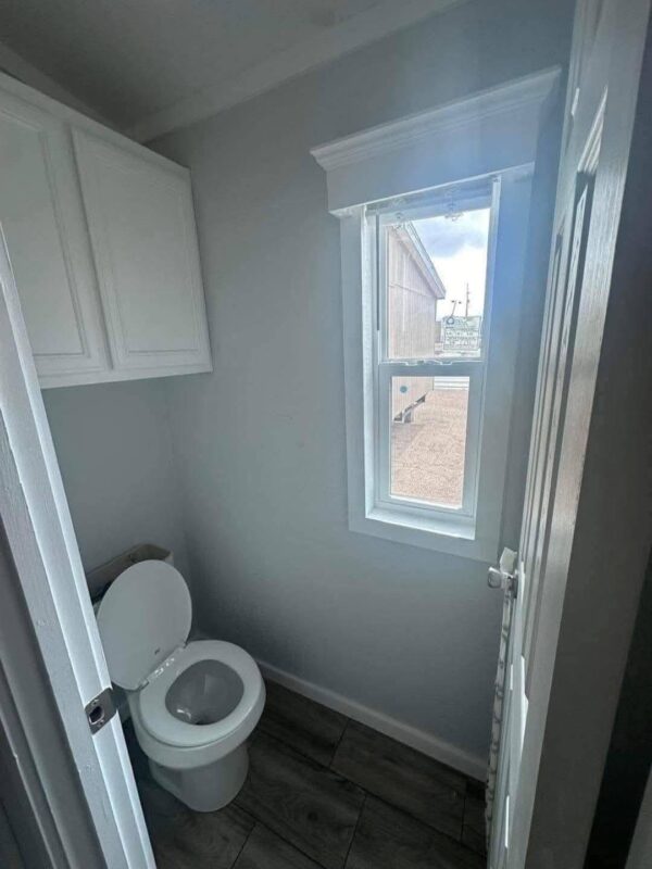 Mobile Home 2 bedrooms 2 bath, 1700sqft - Image 13