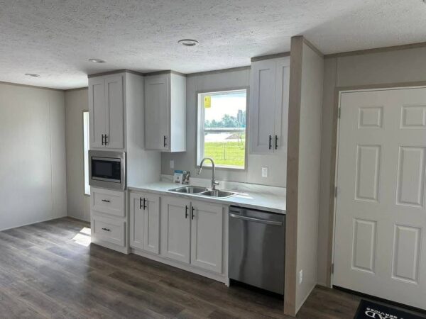 Mobile Home The Hartford 3 Bed 2 Bath. Size 28x44(40)sqft - Image 4