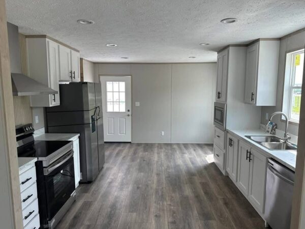 Mobile Home The Hartford 3 Bed 2 Bath. Size 28x44(40)sqft - Image 9