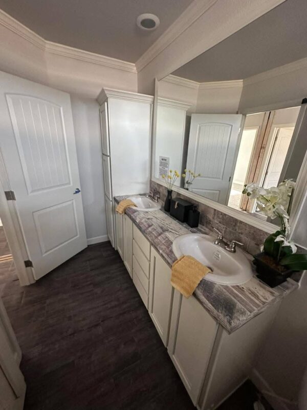 Mobile Home The Oak Creek m2 2040sqft 3 or 4 bedroom 2 bath - Image 23