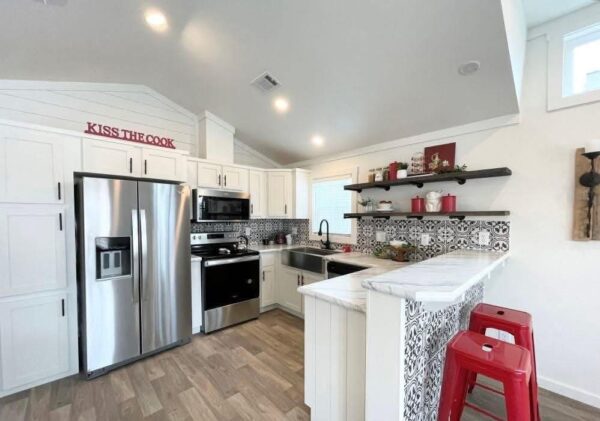 Mobile Home, 1 bedroom 1 Bath, 800sqft - Image 4