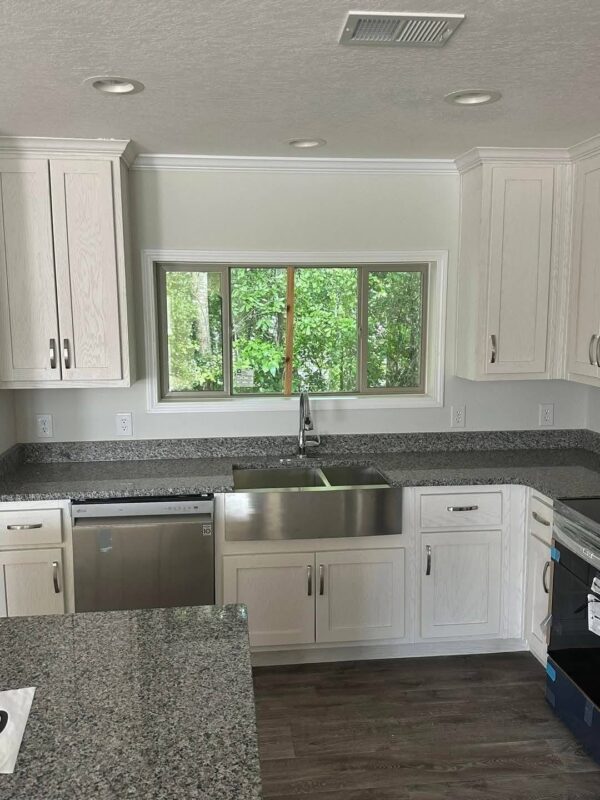 Mobile Home 3 Bedrooms | 2 Bathrooms | 810 Sqft - Image 2