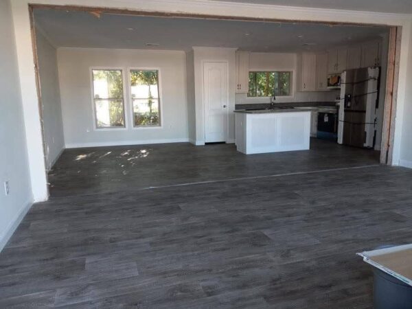 Mobile Home 3 Bedrooms | 2 Bathrooms | 810 Sqft - Image 5