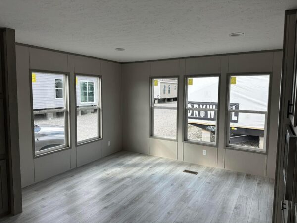 Mobile Home The Diamond 3 Bedroom | 2 Bath | 32 x 64™ (60) - Image 15