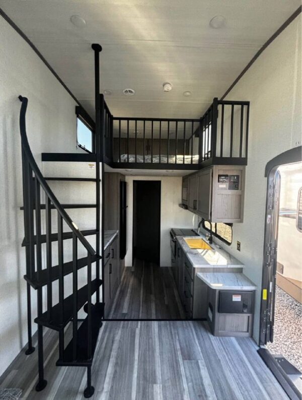 Hideout Tiny Mobile Home - Image 5